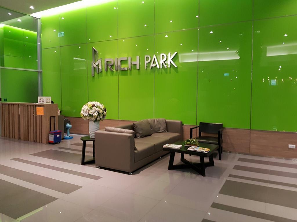 Rich Park@Tao Poon Interchange Banguecoque Exterior foto